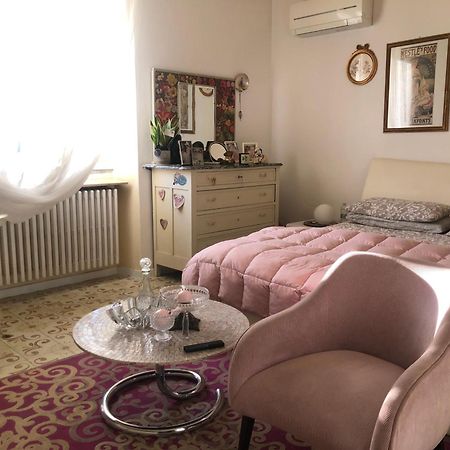 B & B Da Giusy Corte Franca Eksteriør bilde